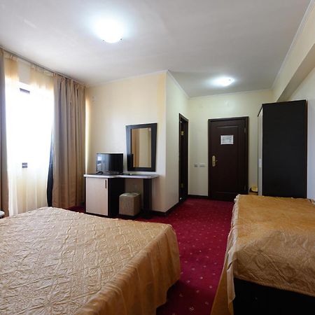 Hotel Coral เอโฟริเอนอร์ด ภายนอก รูปภาพ