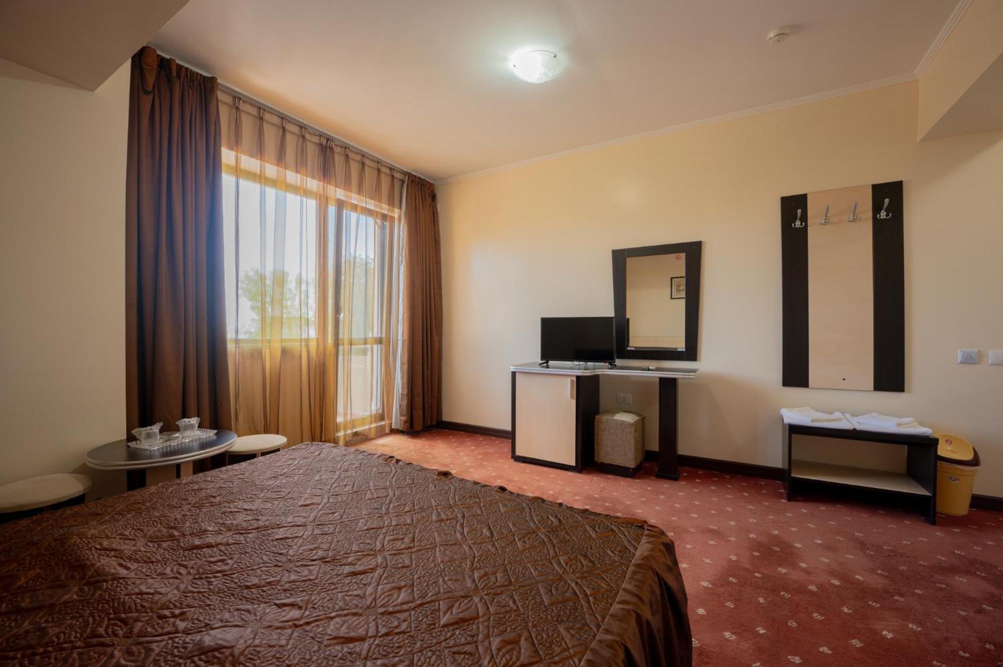Hotel Coral เอโฟริเอนอร์ด ภายนอก รูปภาพ